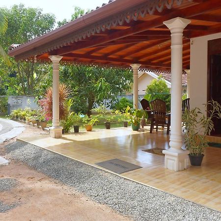 Damith Tourist Inn Mirissa Extérieur photo