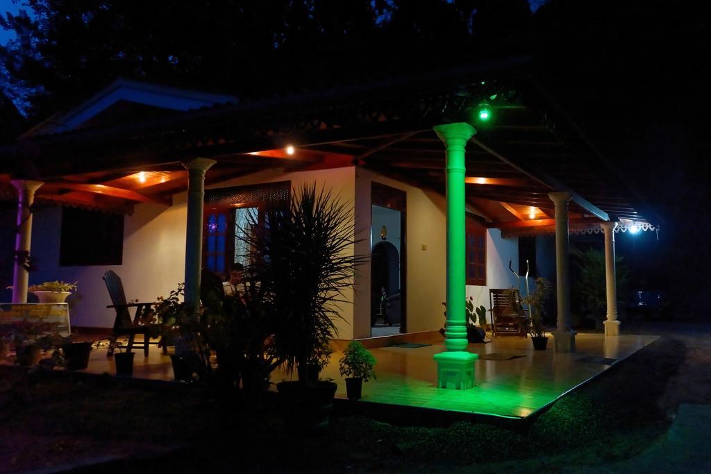 Damith Tourist Inn Mirissa Extérieur photo